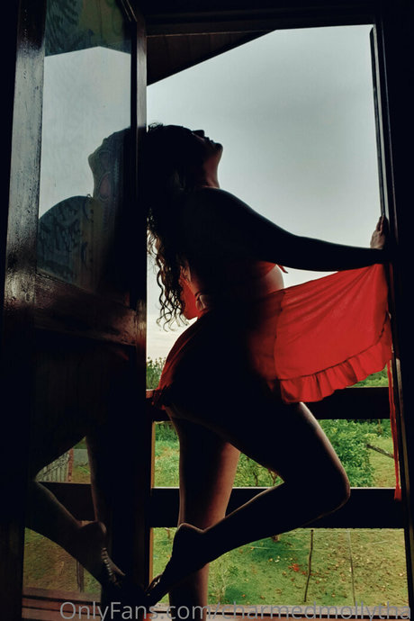 charmedmollytha nude actress pic
