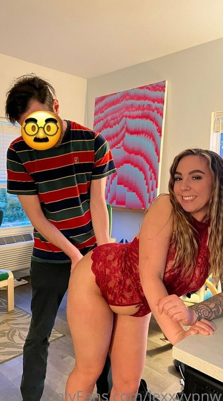 lexxyypnw erotic pornstar picture