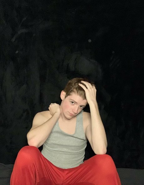 tommyakai sexy actress photo