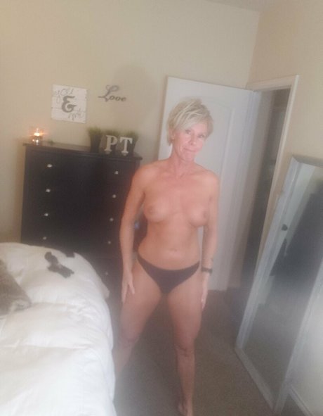 anzee model pornographic images