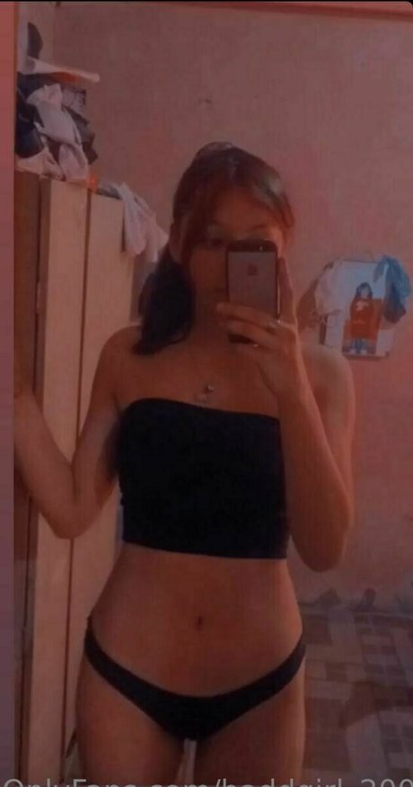 baddgirl 200 model nude photo