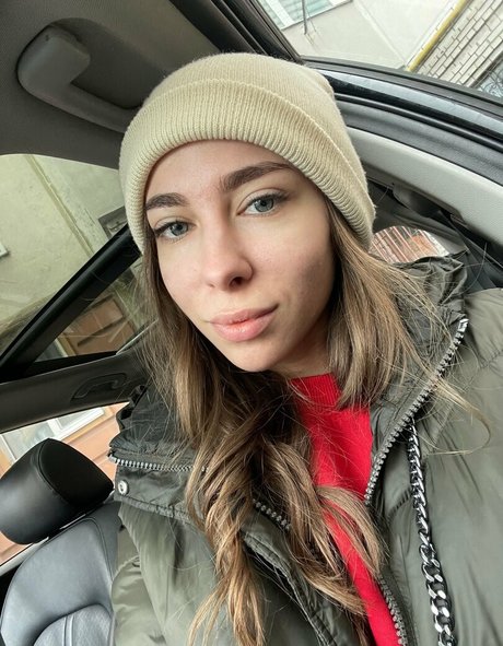 lili babe nude star pic