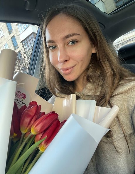 lili babe pornstar beautiful pic