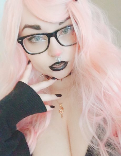 GothTamago star xxx photos