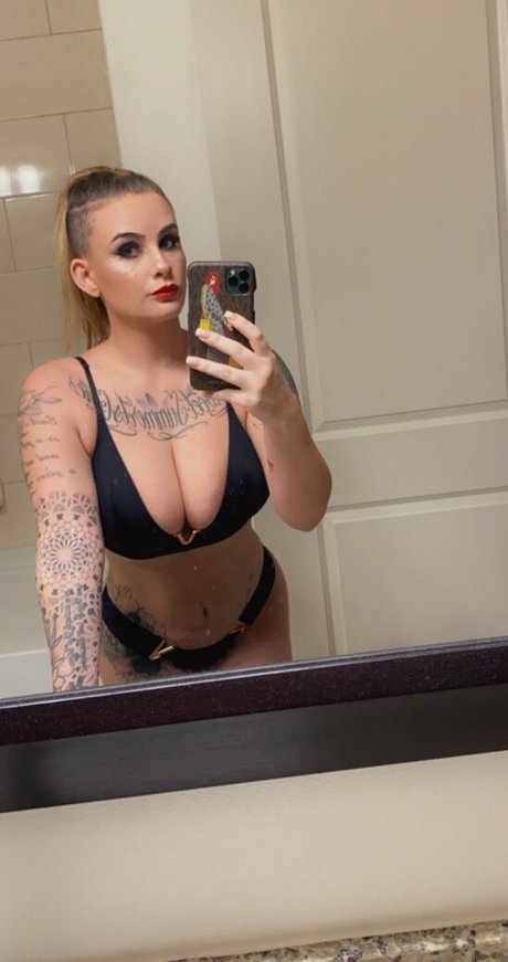 bustybunniforfree art star galleries