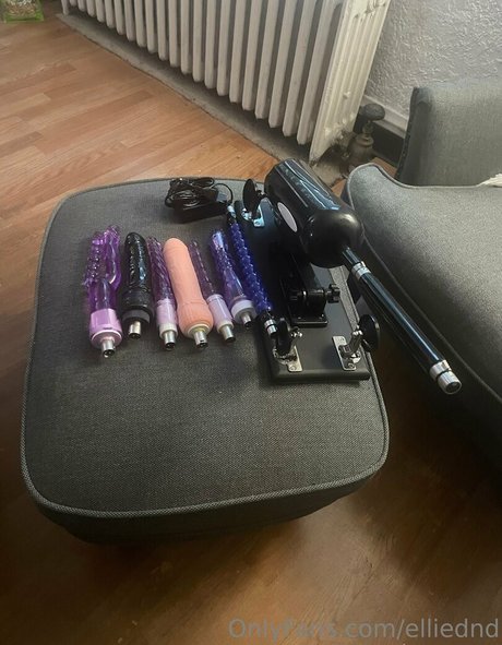 EllieDND nice actress galleries