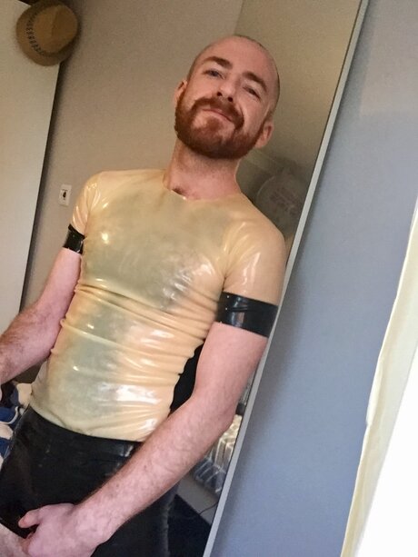 Hairyrubbercub star hot photos