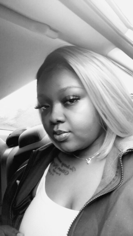 Big Booty_ model exclusive pics