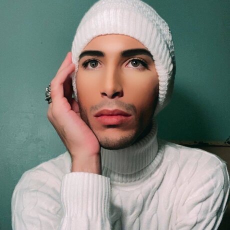 Alex Onassis high quality model pictures