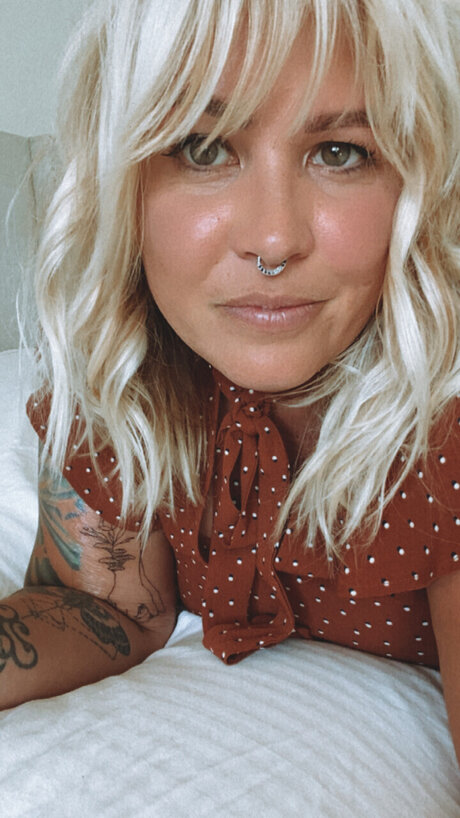 Shedeville porn actress picture