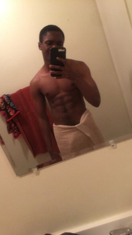 Tavian sex model picture