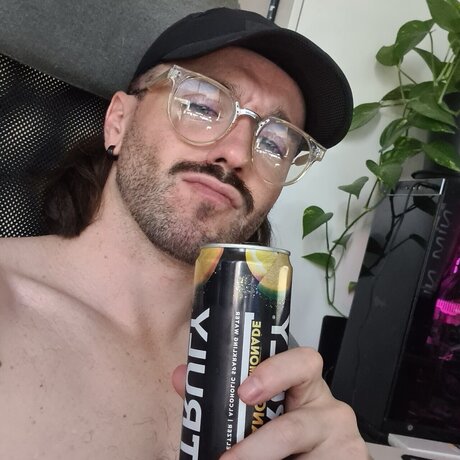 eruptR sex model photo