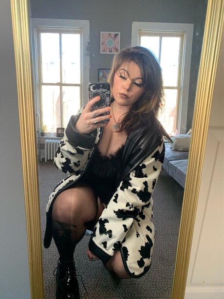 Lovely Lyss pornstar high quality pic