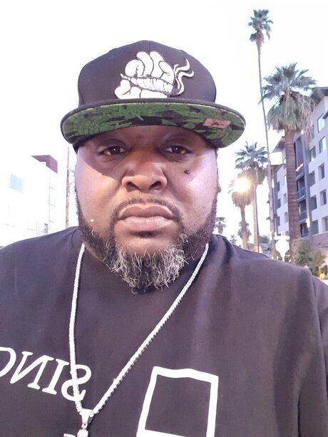 Emerg Mcvay star exclusive photos