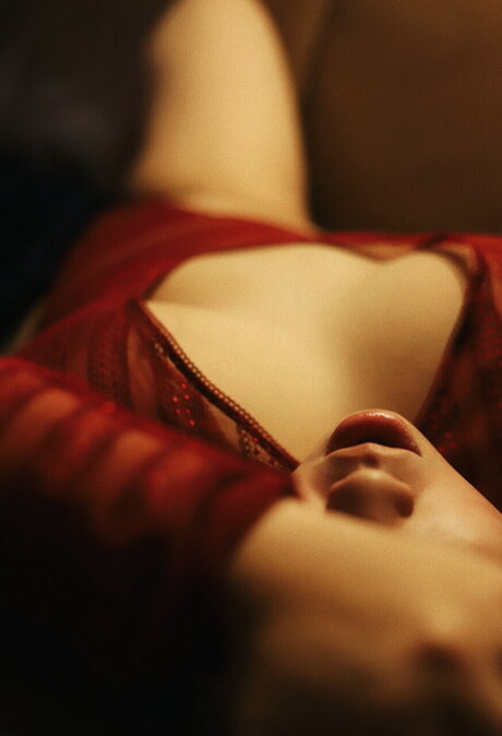 deadflwrs star erotic photo