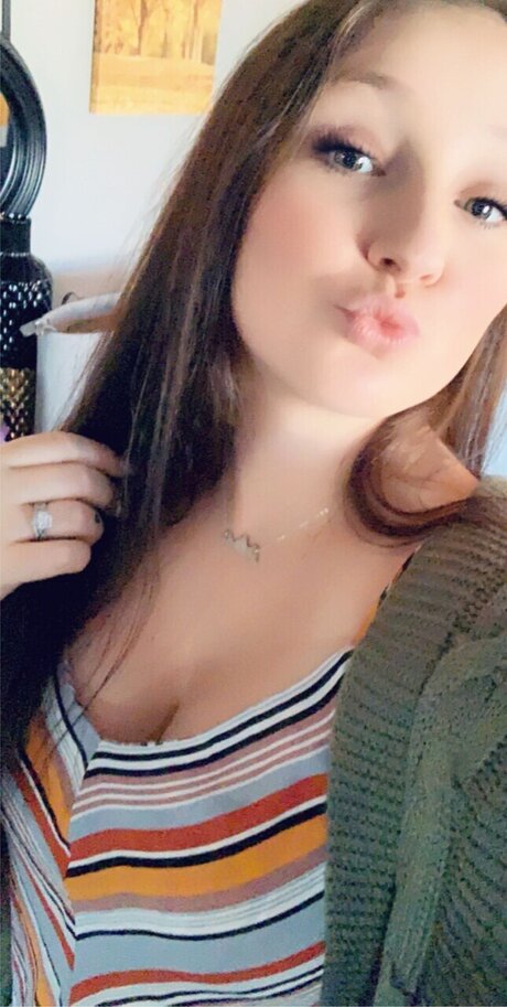 CeCe 1990 pretty pornstar gallery