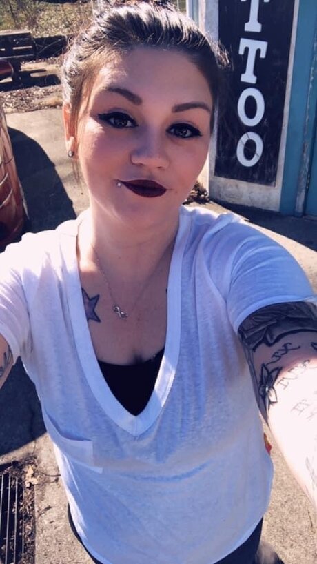 Raelynn Risqu_ xxx star picture