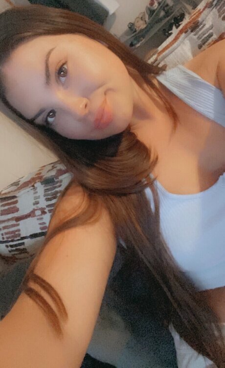 u110985734 pornstar top photo