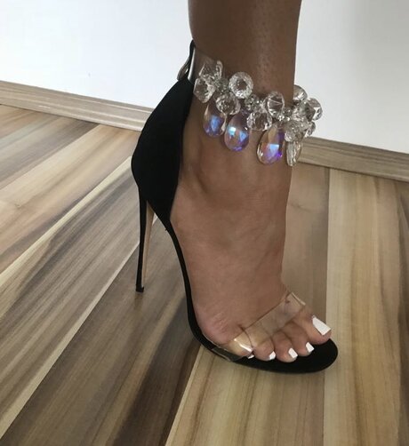 tiptoes exclusive actress pic