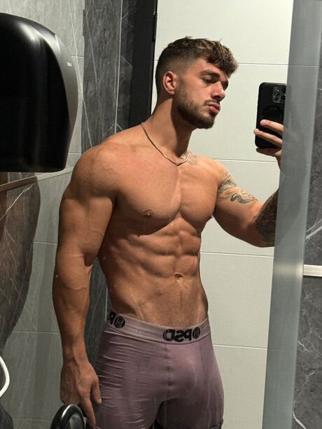 FreakyFitKing nice model gallery