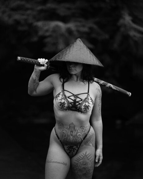 Eyegotshots model top archive