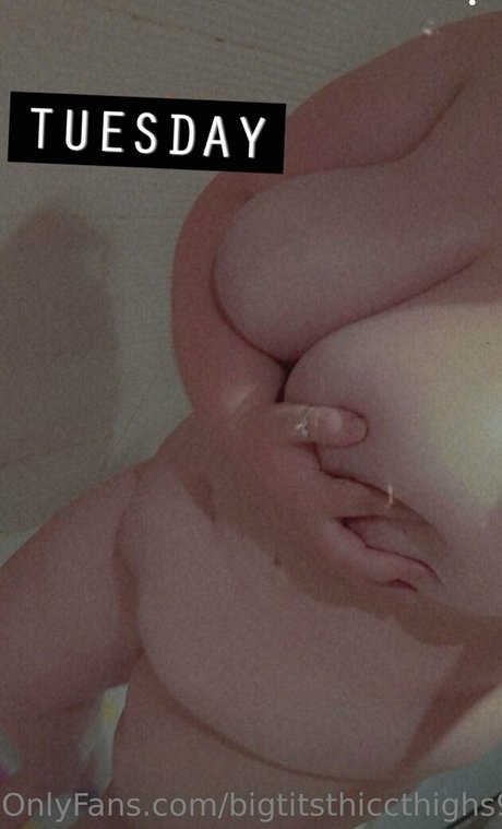 bigtitsthiccthighs97 xxx model pic