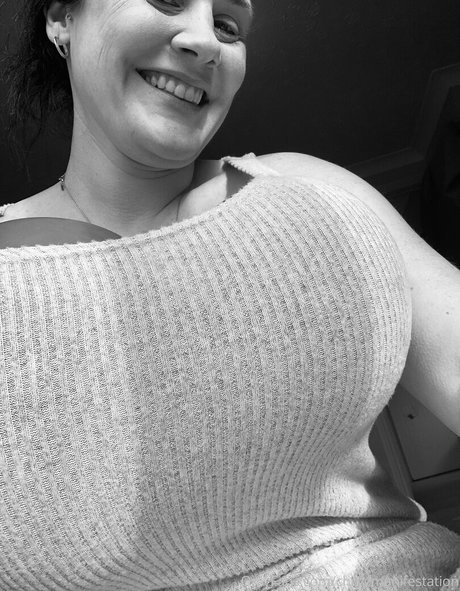 joi milf onlyfans hot sexy pics