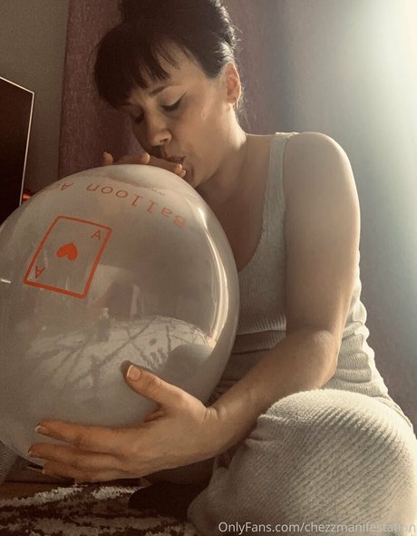 chezzmanifestation model sexy photo