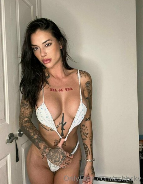 ashhsky sexy pornstar img