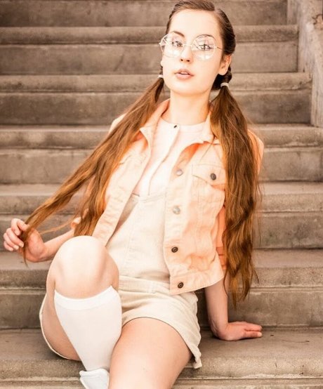 Raineemery exclusive pornstar pics