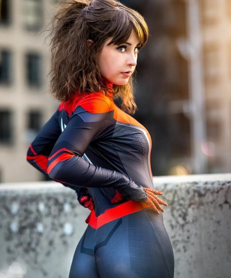 Raineemery naked actress pictures