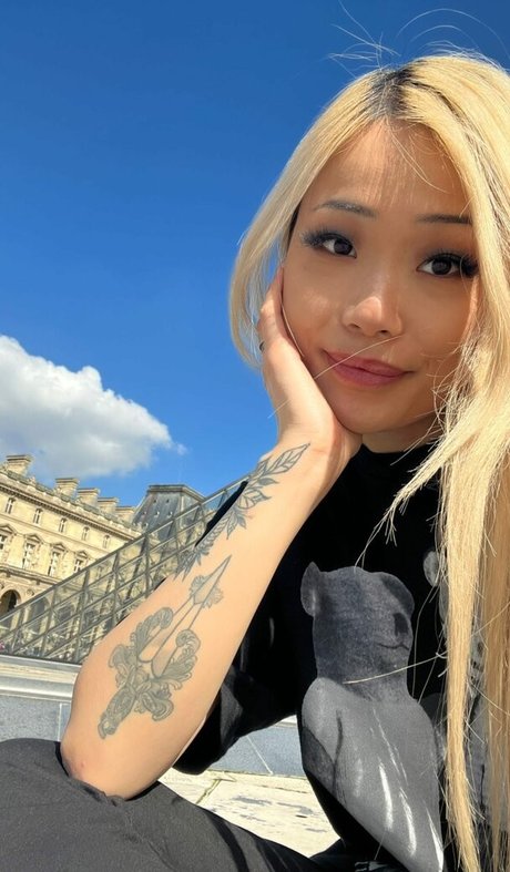 Sarinasong pornstar art pic