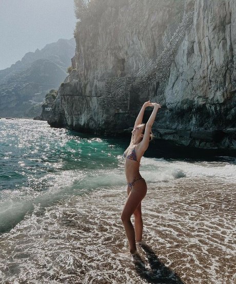 streamer onlyfans beautiful naked photo