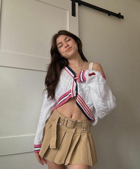 ava rxsee model exclusive image