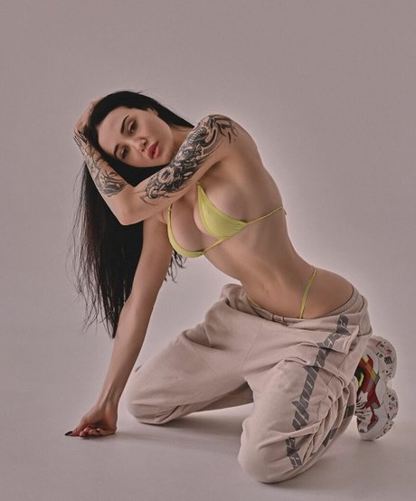 Dasha Doshik model sex pictures