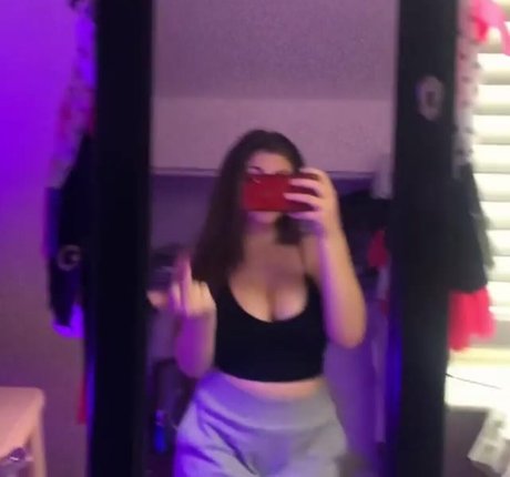 curvy muscle onlyfans naked image