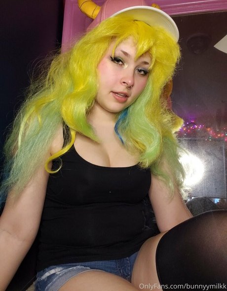 bunnyymilkk model xxx picture