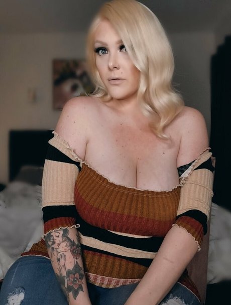 midnightxxxmoon star nude gallery