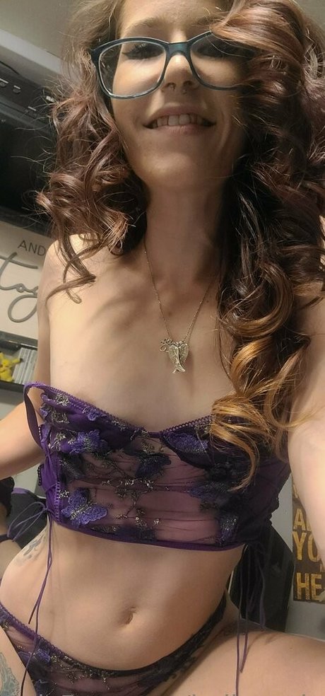 blonde babe onlyfans pretty image