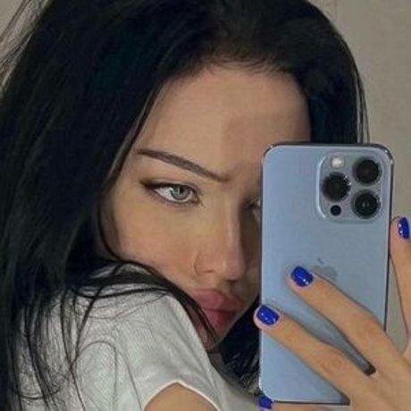 shmakovajojo Profile photo