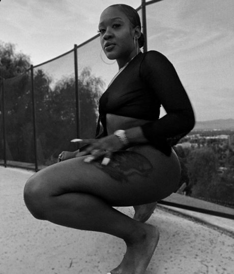 illnanaa pornstar adult images