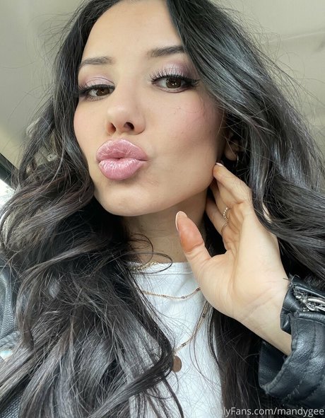 maandymore erotic star pic