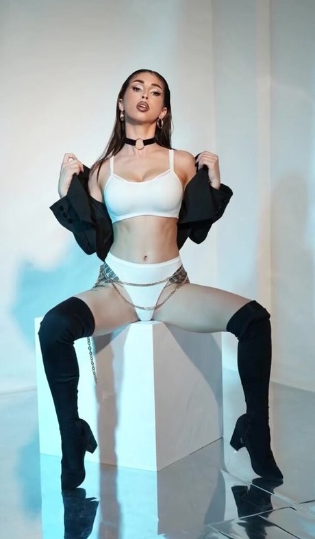 aisultana erotic pornstar pictures