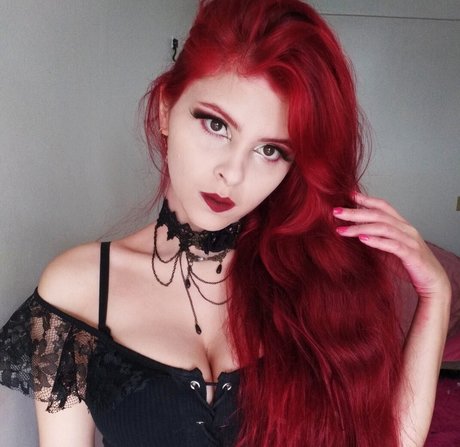 Julia chan model pretty image