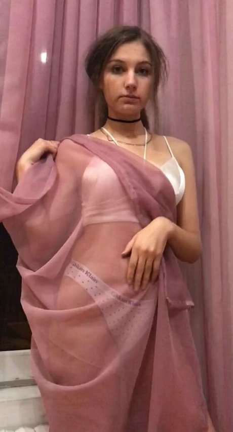 karina raspberry model adult image