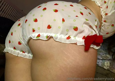 strawberrytootx model pornographic pictures