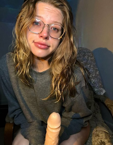 strawberrytootx pornstar erotic img