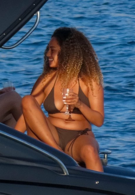Amber Gill porn star galleries