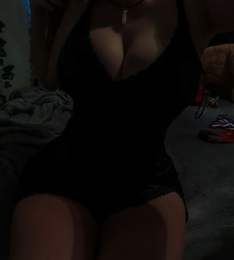 haileyyfriz exclusive actress pics