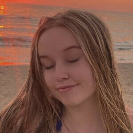 haileyyfriz hd model photo